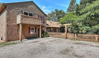 10 Narrow Ln, Charlestown, RI 02813