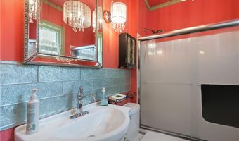 15 Ayrault St, Newport, RI 02840