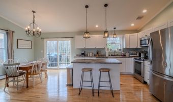 19 Magnolia Hill Rd, Bangor, ME 04401