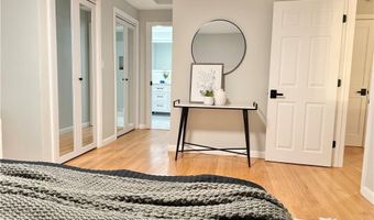 7 Simmons Rd, Barrington, RI 02806