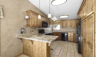 221 Cottonwood Ln, Blackfoot, ID 83221