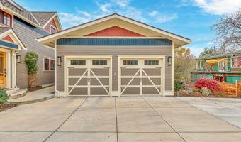 767 Oak St, Ashland, OR 97520