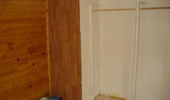 8 Holiday Ln, Standish, ME 04084