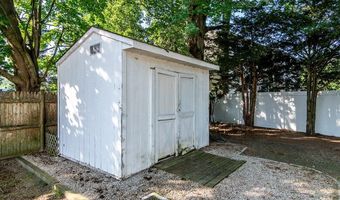 136 Davis Ave, Cranston, RI 02910