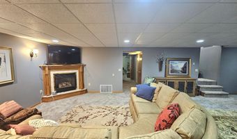2510 Bobbie Dr, Aberdeen, SD 57401