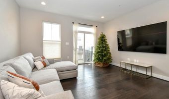 23012 LAVALLETTE Sq, Brambleton, VA 20148