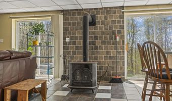 80 Maple St, Acton, ME 04001