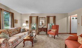 2 Sachem Dr, Cromwell, CT 06416