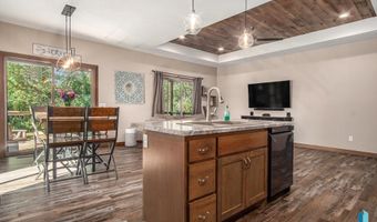 48191 Three River Cir, Brandon, SD 57005
