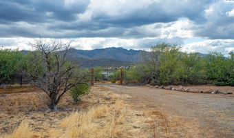 19755 E PALO VERDE Ln, Black Canyon City, AZ 85324