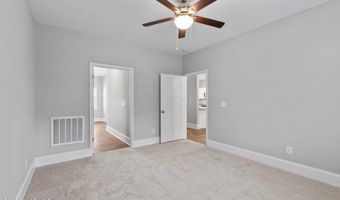 800 Lighthorse Cir, Aberdeen, NC 28315
