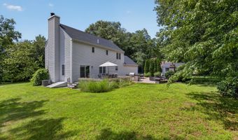 2 Oleander Dr, Clinton, CT 06413