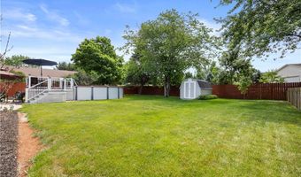 923 Hillside Dr, Amherst, OH 44001