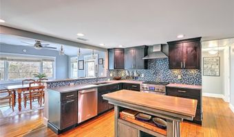 12 Grassy Plain Rd, Barrington, RI 02806