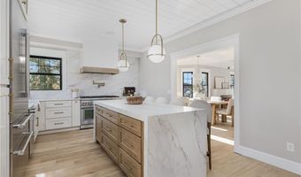 14 Kay Blvd, Middletown, RI 02842