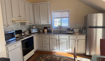 9049 HOLLY LEAF Ln, Bethesda, MD 20817