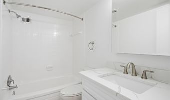 1300 ARMY NAVY Dr 124, Arlington, VA 22202