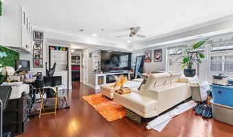 3201 8TH St SE 10, Washington, DC 20032