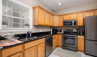 2906 N Knightsbridge Cir, Ann Arbor, MI 48105
