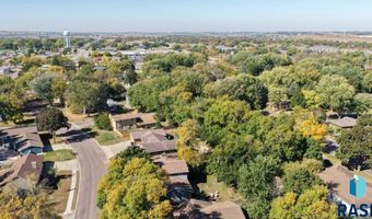 1601 E Sylvan Cir, Brandon, SD 57005