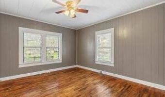 109 Fisher St, Athens, TN 37303