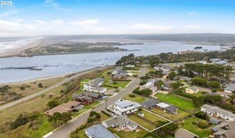 875 OCEAN Dr SW, Bandon, OR 97411
