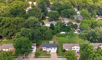 930 Bellestri Dr, Ballwin, MO 63021