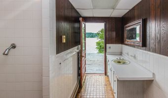 279 Candlewood Lake Rd, Brookfield, CT 06804