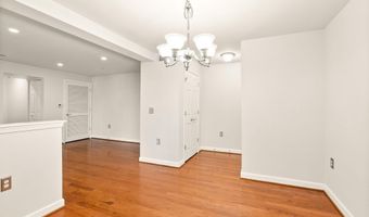 4089 S FOUR MILE RUN Dr 201, Arlington, VA 22204