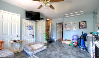 2 CLARK Dr, Barrington, NJ 08007