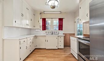 1922 Everett, Caldwell, ID 83605