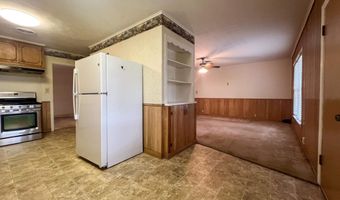 912 S Runnels, De Kalb, TX 75559