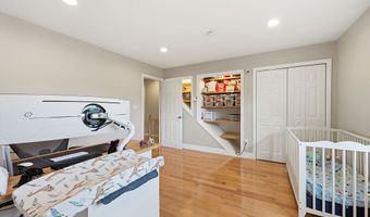 40 Woodridge Dr 40, Cheshire, CT 06410