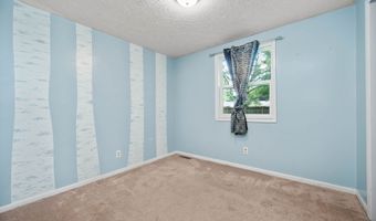 517 Spring Mill Rd, Anderson, IN 46013