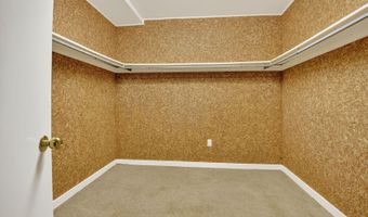 9209 VENDOME Dr, Bethesda, MD 20817