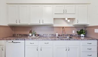 51 Cayuga Ct, Burlington, VT 05408