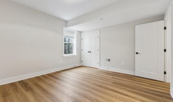 6101 BERKSHIRE Dr, Bethesda, MD 20814