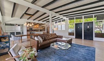 6085 Manukapu Pl, Honolulu, HI 96821