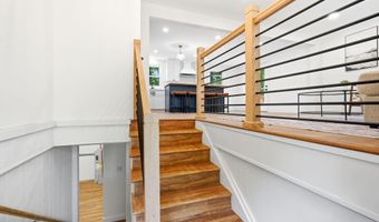 632 Raymond Rd, Chester, NH 03036