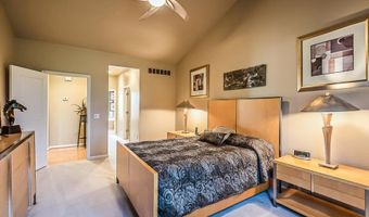 5401 Pinnacle Ct, Ann Arbor, MI 48108