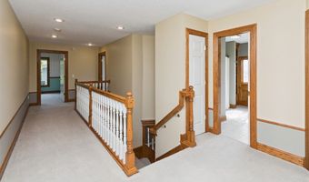 718 NE Brook Haven Dr, Ankeny, IA 50021