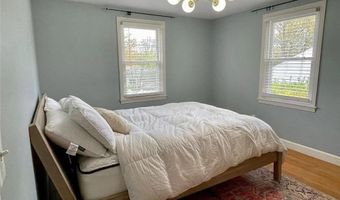 30 Althea Dr, Cranston, RI 02920