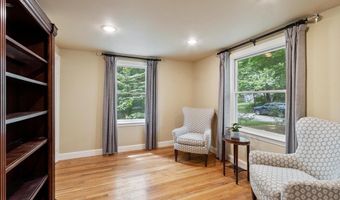2 Doris Rd, Bedford, MA 01730
