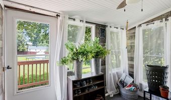 6329 Darlow Dr, Affton, MO 63123