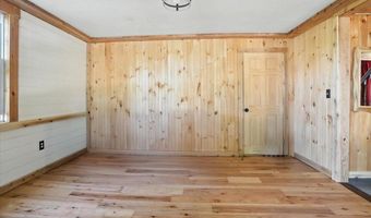 817 Riverside Dr, Augusta, ME 04330