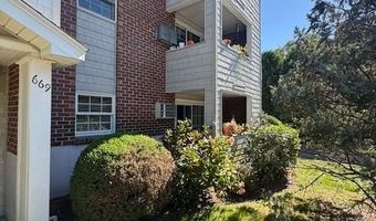 669 Metacom Ave 17, Bristol, RI 02809