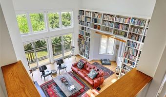 25 Fort Hill Rd, Bristol, RI 02809
