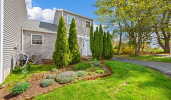 10 Linden Ct 10, Bloomfield, CT 06002