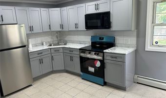 42 Benburb St, Amityville, NY 11701