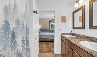 174 Rolling Meadow Dr, Bangor, ME 04401